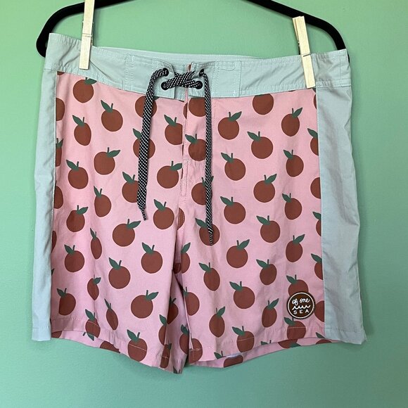 Of One Sea Men's Townshorts in Joie Inn  Peach Collab Print Swimsuit Size 32 - Picture 3 of 10